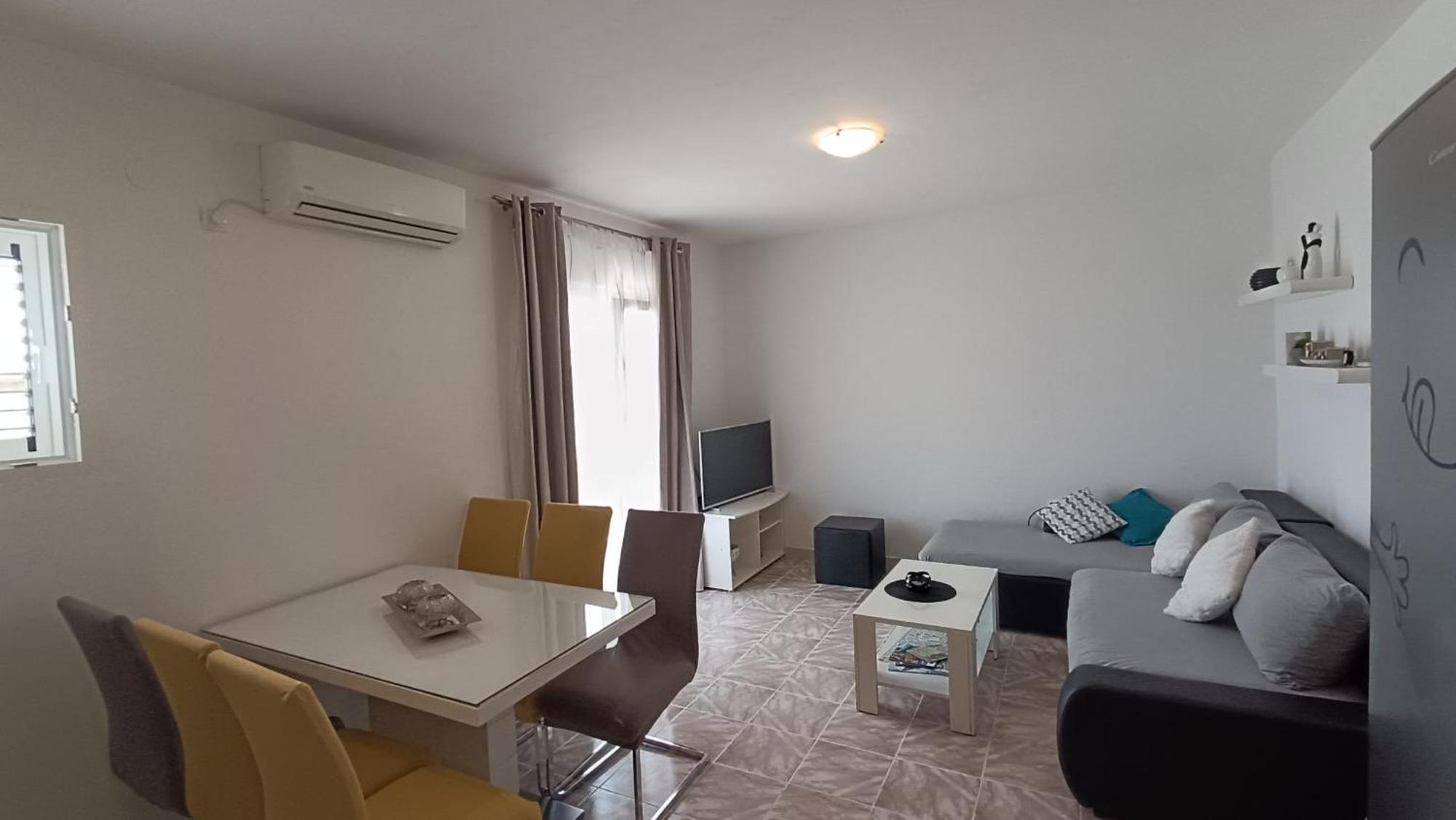 Apartment Ruby Podstrana Bagian luar foto