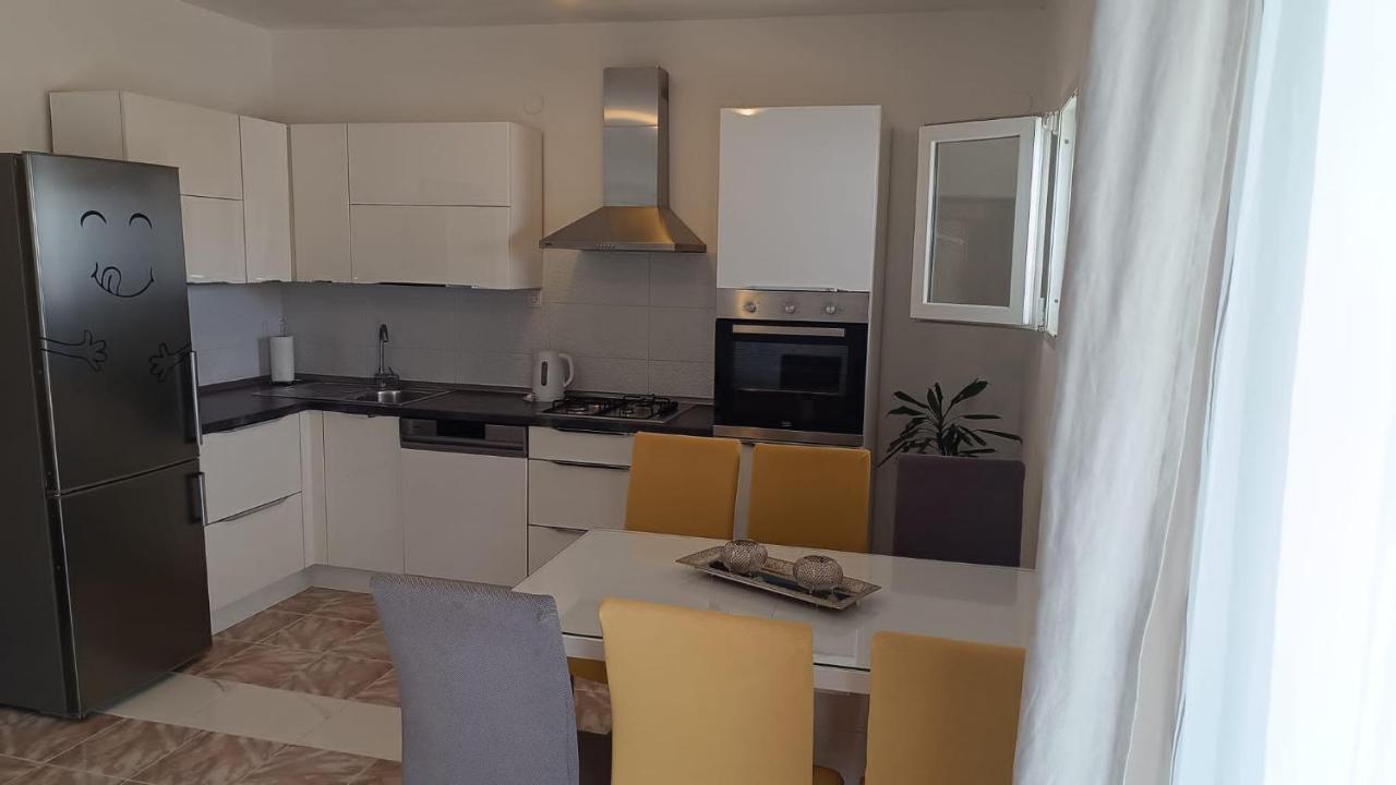 Apartment Ruby Podstrana Bagian luar foto